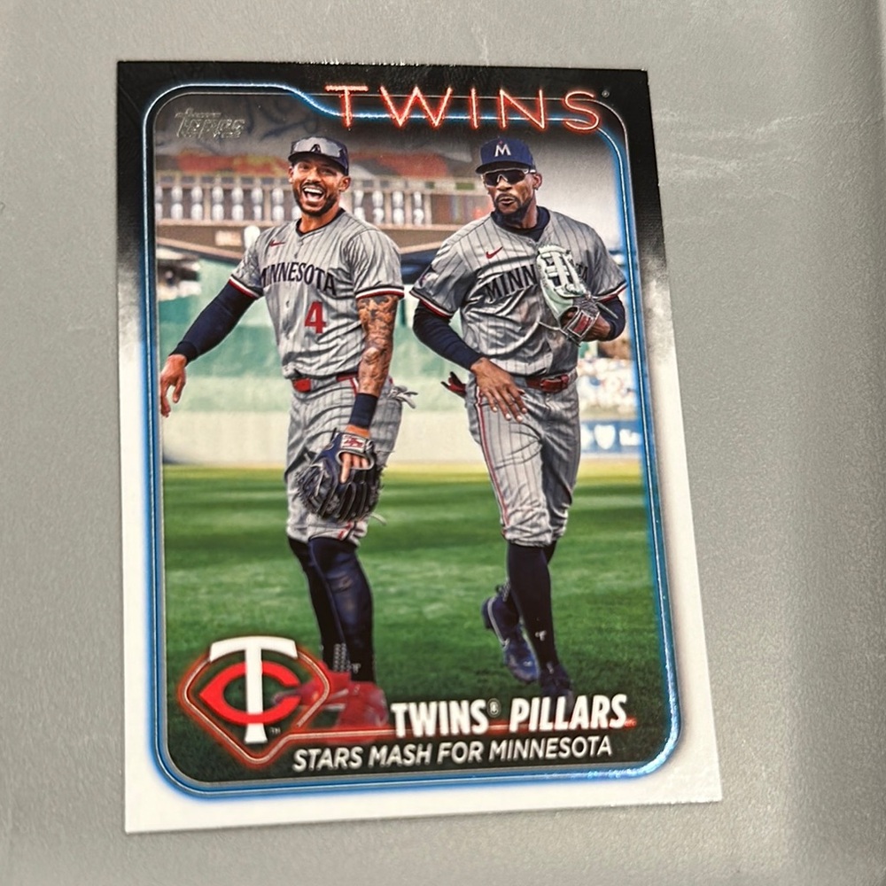 Topps Twins Pillars Card